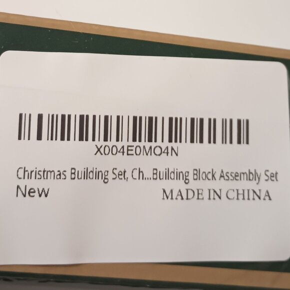 NEW 2024 The Mini Blocks Merry Christmas & Happy New Year 618 Piece Building Set - Picture 9 of 10